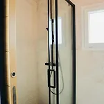 Jacuzzi Privatif Li Li Et Rose לינה וארוחת בוקר