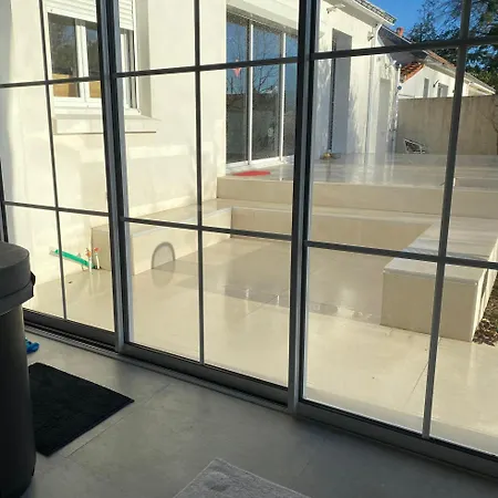Climatisee Jacuzzi Privatif Li Li Et Rose فندق مبيت وإفطار