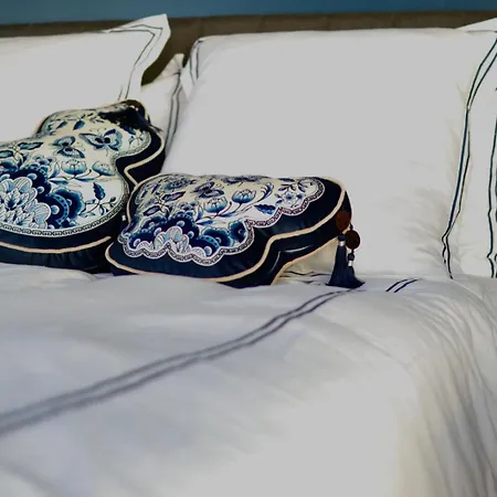 Jacuzzi Privatif Li Li Et Rose Bed and Breakfast 4*