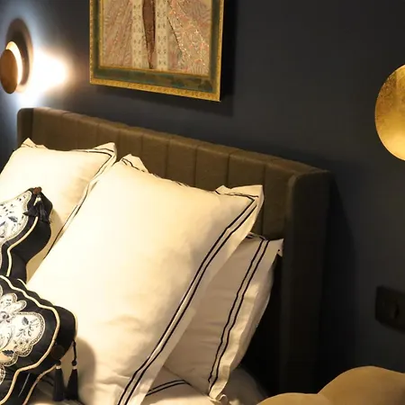 Jacuzzi Privatif Li Li Et Rose 4*