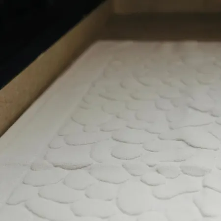 Jacuzzi Privatif Li Li Et Rose Bed and Breakfast Ναντ