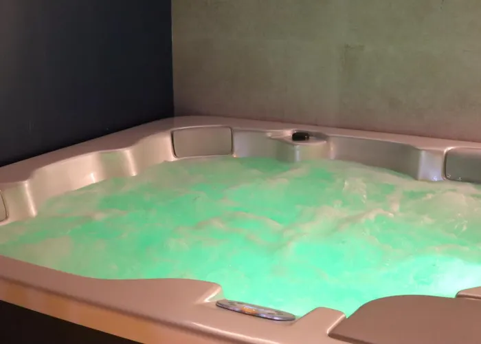 Jacuzzi Privatif Li Li Et Rose Bed & Breakfast 4*